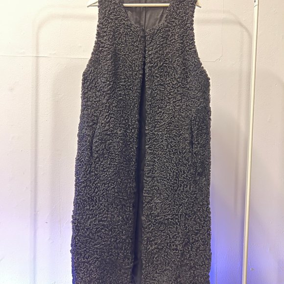 Long Sleeveless Coat - Picture 5 of 7